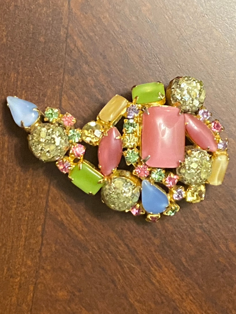 Vtg Juliana D&E Easter Egg Stippled Cabochon Pastel Asymmetric Statement Brooch - Picture 2 of 3